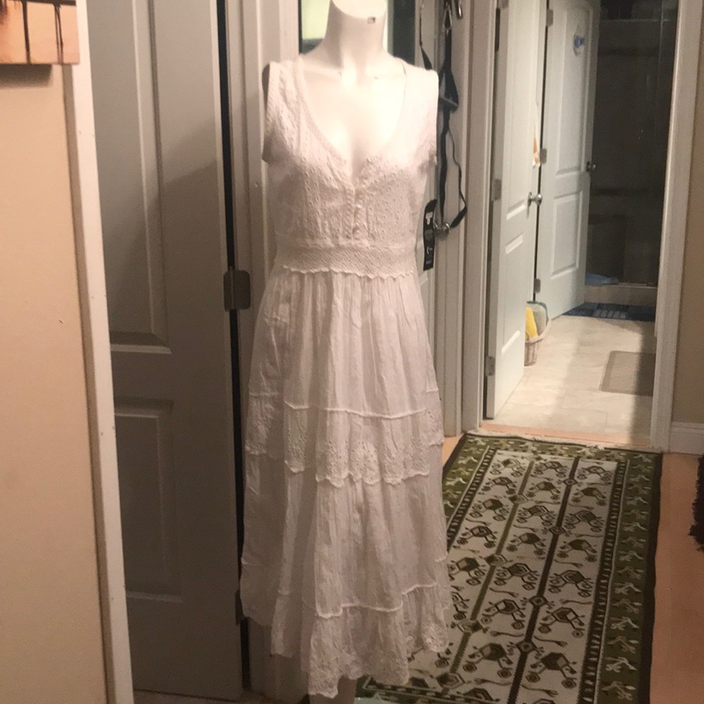 Mlle Gabrielle Brand New White Dress size M